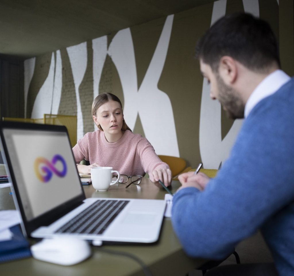 medium-shot-people-talking-office